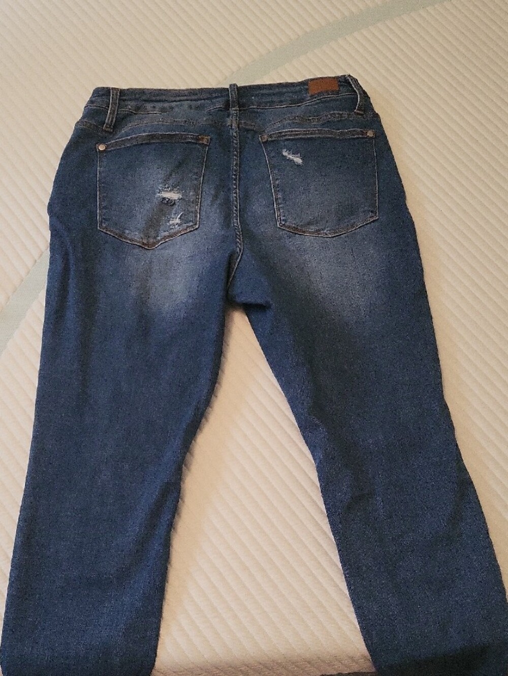 Judy Blue Medium Blue Distressed Cropped Jeans - Picture 6 of 6